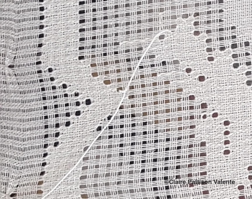 close up of labirinto work